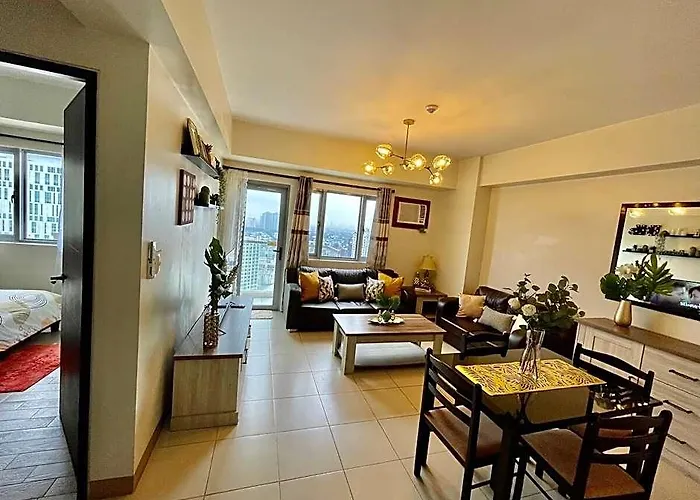One Br Apt. Manhattan Plaza Araneta Center Cubao Hotel 3*