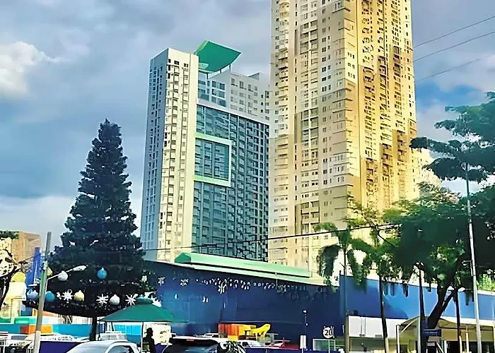 One Br Apt. Manhattan Plaza Araneta Center Cubao Hotel 3*