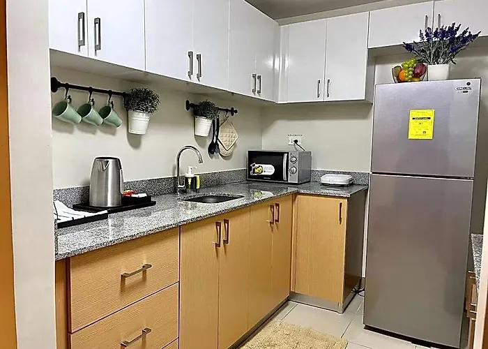 One Br Apt. Manhattan Plaza Araneta Center Cubao