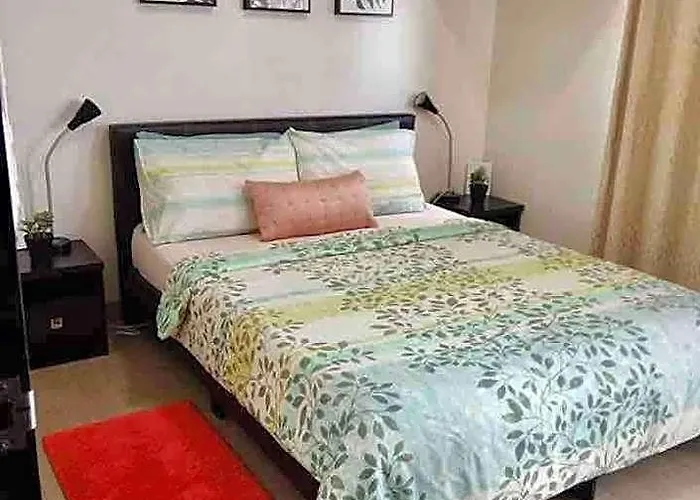 One Br Apt. Manhattan Plaza Araneta Center Cubao Hotel 3*