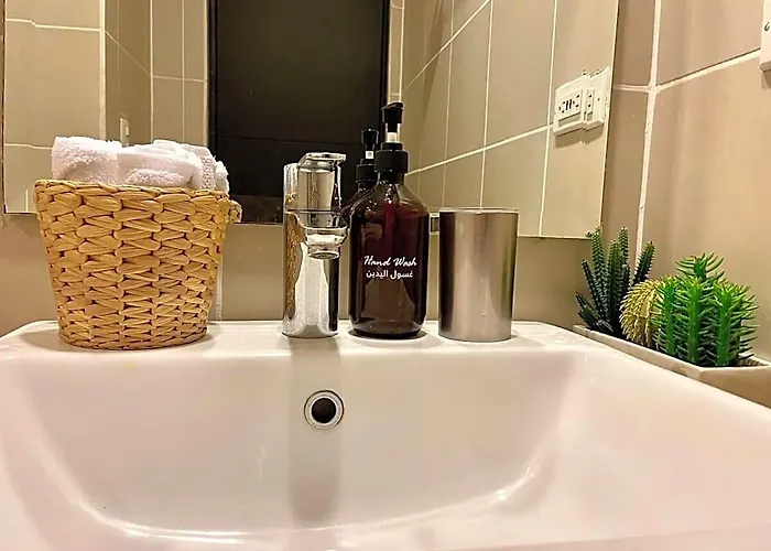 One Br Apt. Manhattan Plaza Araneta Center Cubao